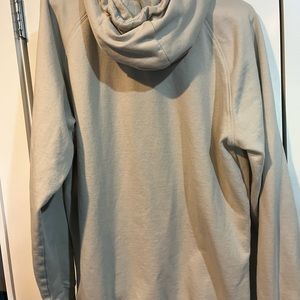 Men gym shark cream/white color Xl hood.